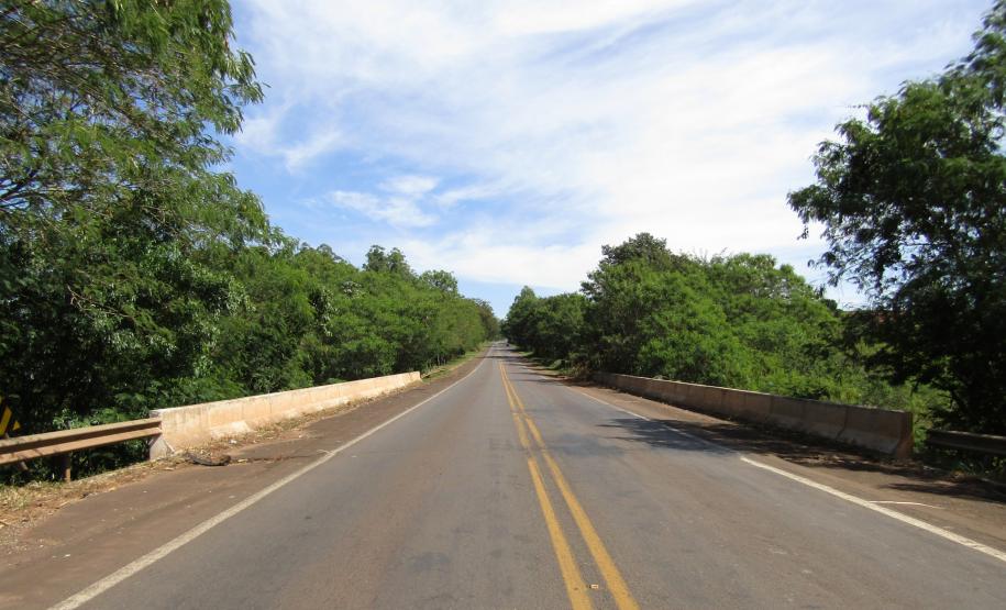 Ponte Rio do Índio PR-323 no limite entre Cianorte e Tuneiras do Oeste