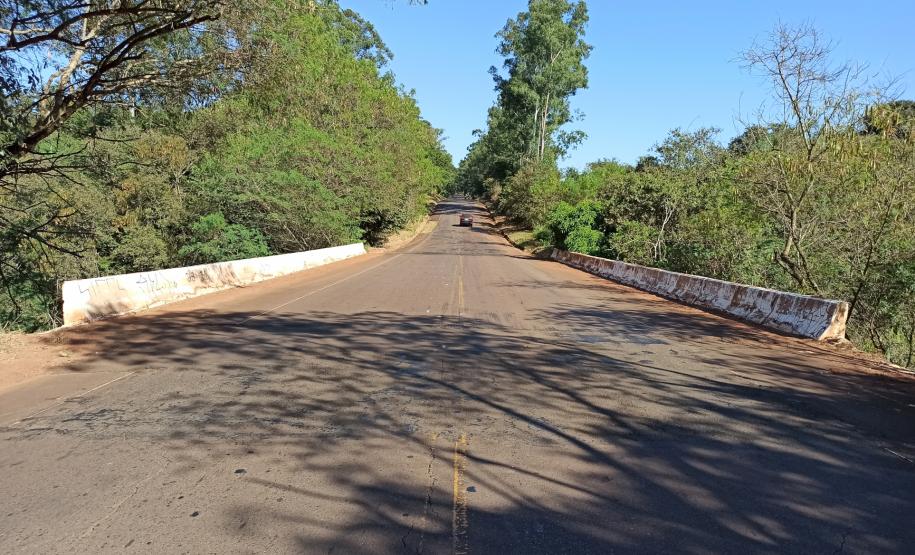 Ponte Rio Tapiracuí PR-082 no limite entre Cidade Gaúcha e Nova Olímpia