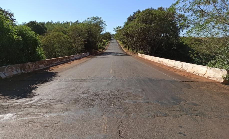 Ponte Rio Tapiracuí PR-082 no limite entre Cidade Gaúcha e Nova Olímpia