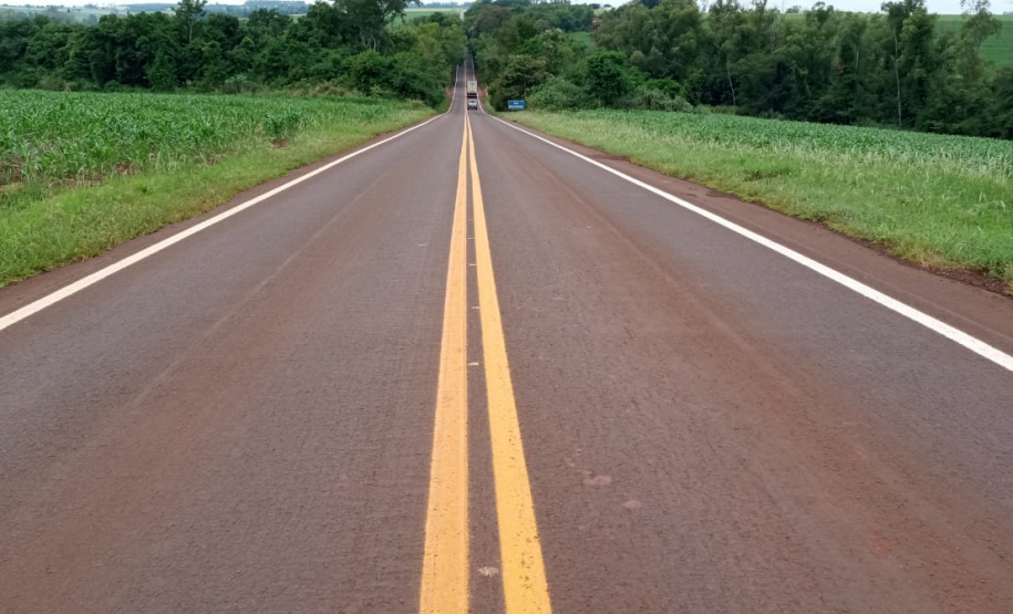 Serviços de conservação na PR-364 em Assis Chateaubriand