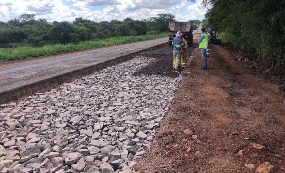 PR-486 entre Assis Chateaubriand e o Rio Piquiri - serviços do Proconserva