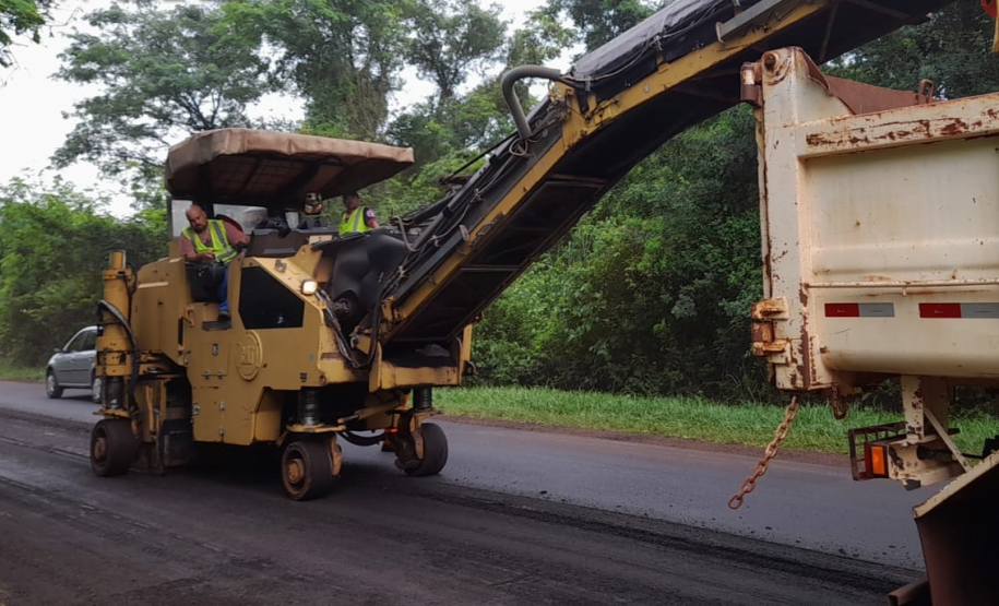 Serviços de conservação na PR-497 entre Missal e São Miguel do Iguaçu
