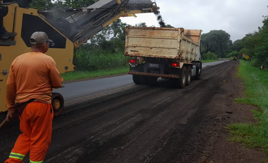 Serviços de conservação na PR-497 entre Missal e São Miguel do Iguaçu