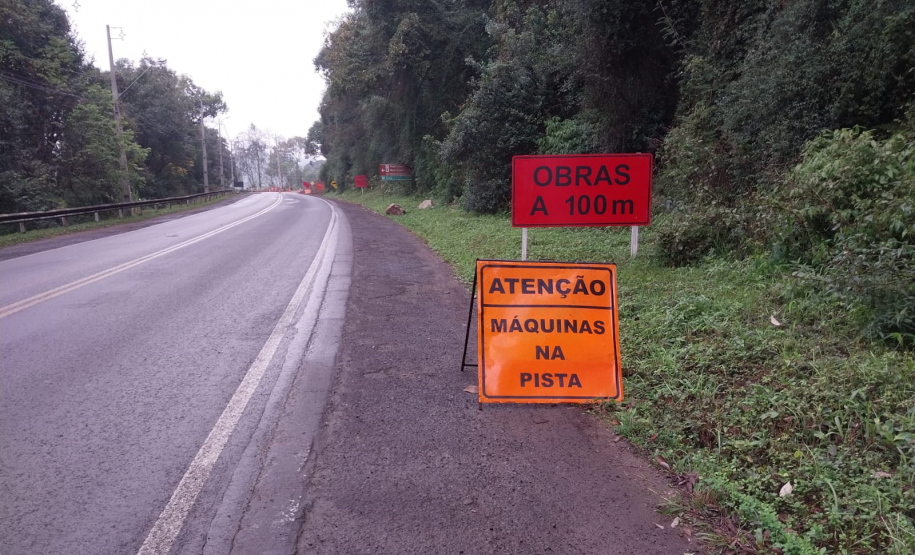 Obra de correção de taludes em União da Vitória