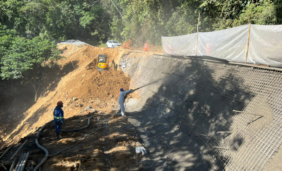 Obras na Estrada da Graciosa - km 11+200