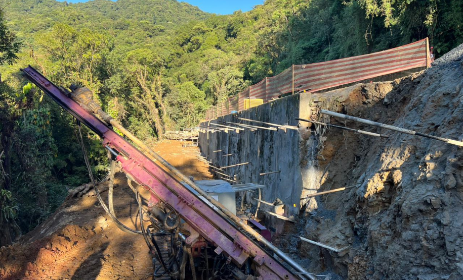 Obras na Estrada da Graciosa - km 7