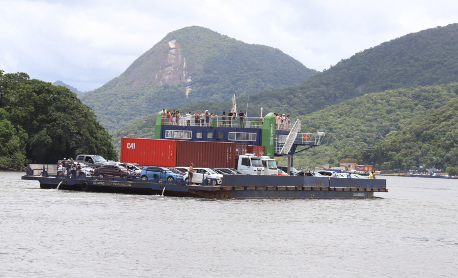 Ferry boat em operação