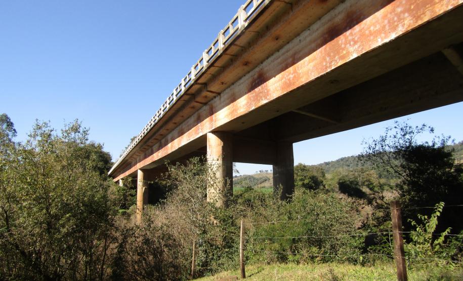 Ponte Rio Capanema PR-281 no limite entre Realeza e Planalto