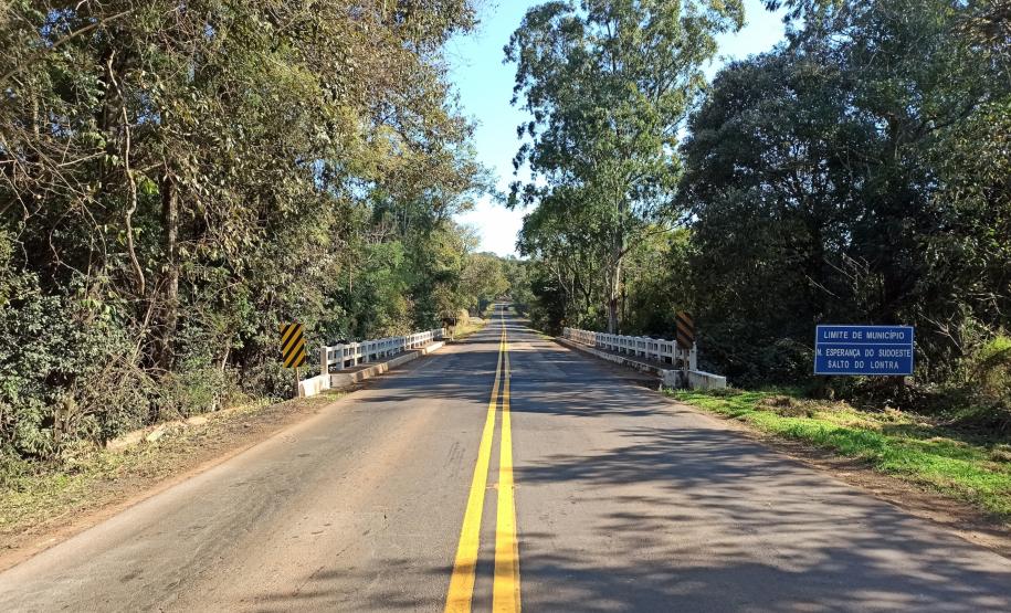 Ponte Rio Mombuco PR-281 no limite entre Salto do Lontra e Nova Esperança do Sudoeste