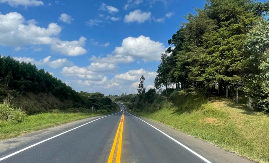 Serviços do Integra Paraná na PR-151, entre Jaguariaíva e Piraí do Sul