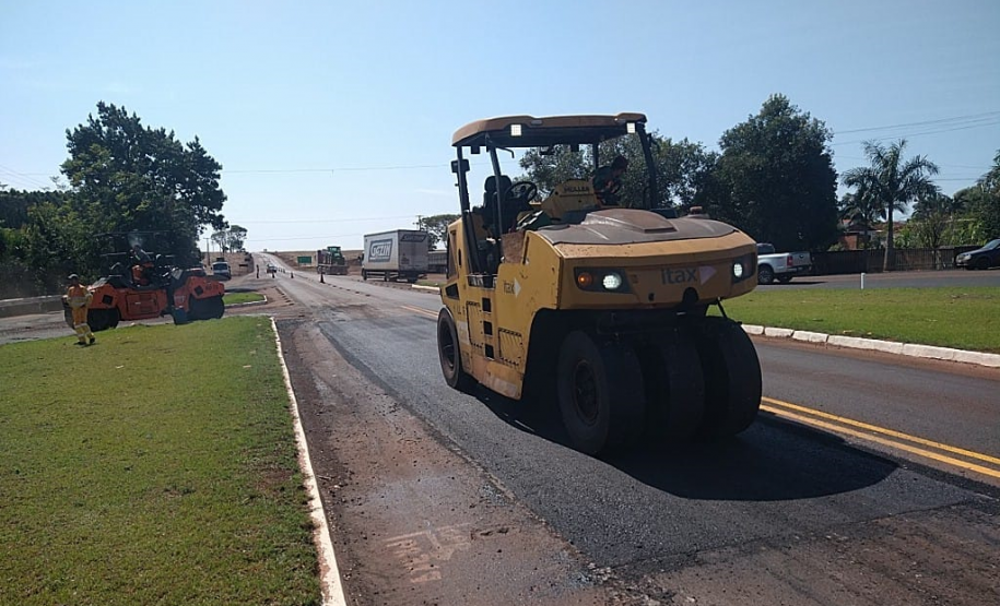 Serviços de conservação na PR-239 entre Assis Chateaubriand e Bragantina