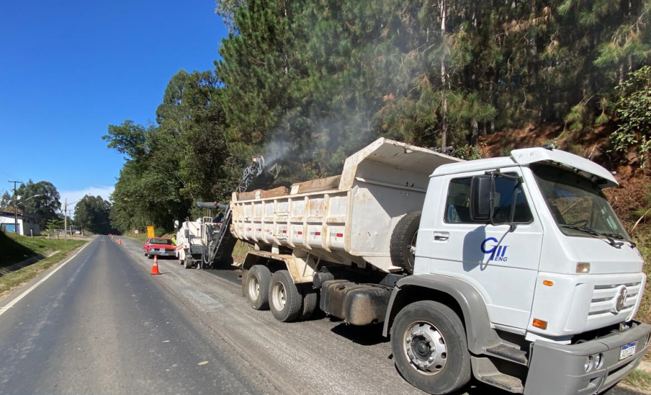 Fresagem do pavimento danificado