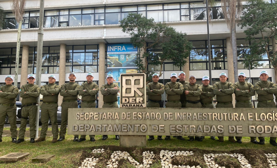 Formação do curso de agentes de trânsito do DER/PR