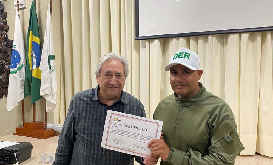 Formação do curso de agentes de trânsito do DER/PR