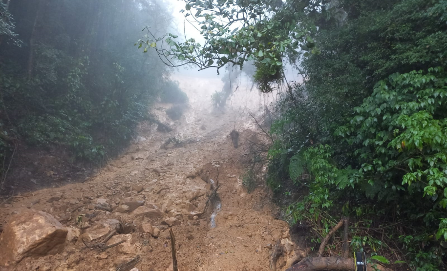 Estrada da Graciosa é fechada temporariamente devido ao excesso de chuvas