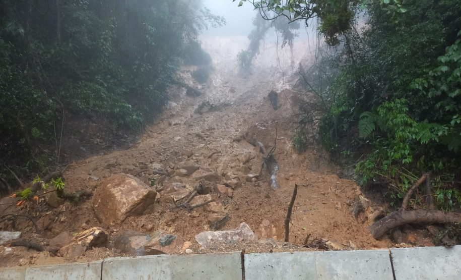 Estrada da Graciosa é fechada temporariamente devido ao excesso de chuvas