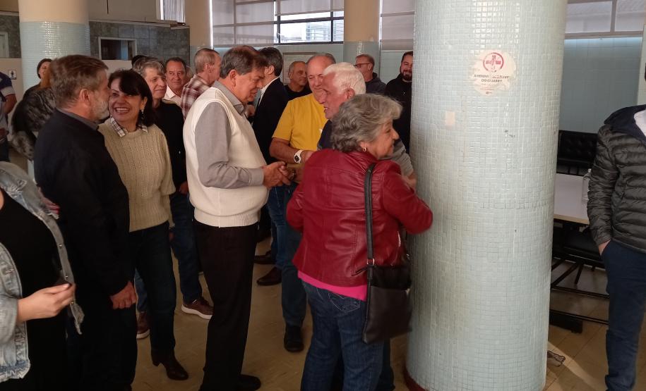 Homenagem ao servidor Adonis Francisco Cooper Coelho, que completou no dia 1º de junho 50 anos de serviço público no DER/PR