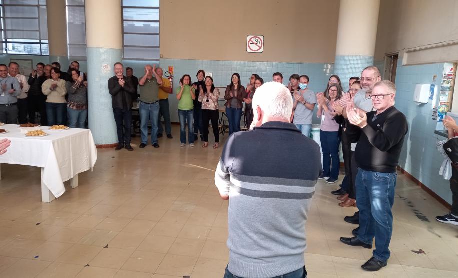 Homenagem ao servidor Adonis Francisco Cooper Coelho, que completou no dia 1º de junho 50 anos de serviço público no DER/PR