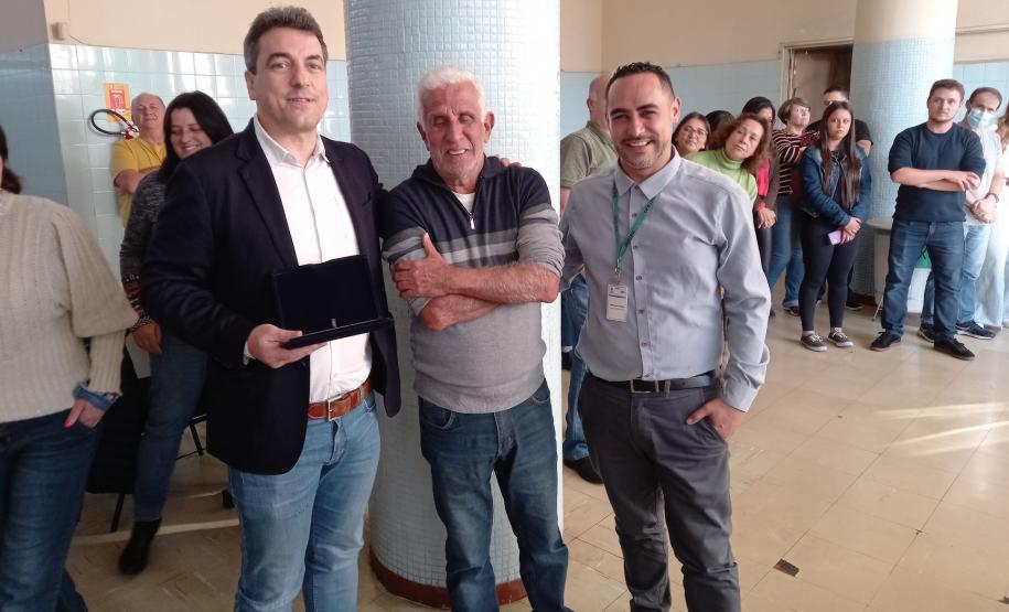 Homenagem ao servidor Adonis Francisco Cooper Coelho, que completou no dia 1º de junho 50 anos de serviço público no DER/PR