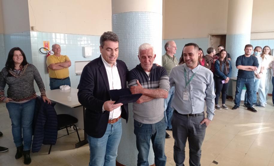 Homenagem ao servidor Adonis Francisco Cooper Coelho, que completou no dia 1º de junho 50 anos de serviço público no DER/PR