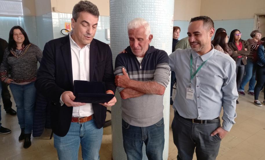 Homenagem ao servidor Adonis Francisco Cooper Coelho, que completou no dia 1º de junho 50 anos de serviço público no DER/PR