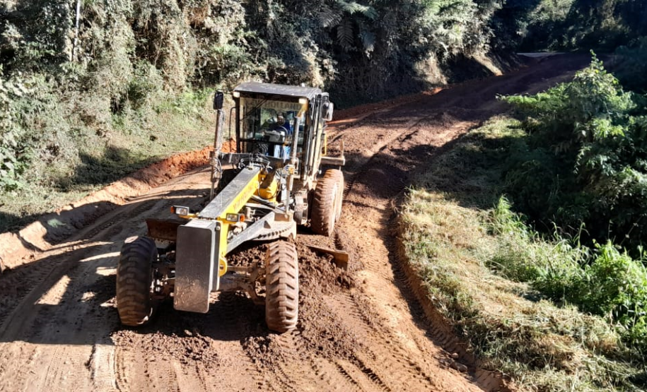 Conservação da PR-092 entre Cerro Azul e Doutor Ulysses