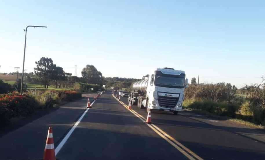 Serviços de conservação na PR-092 entre Wenceslau Braz e Jaguariaíva