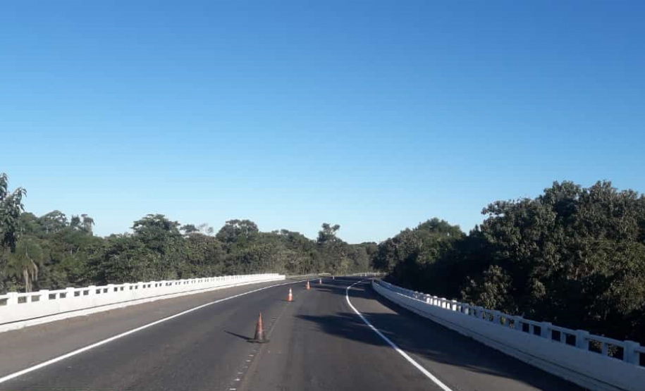 Serviços de conservação na PR-092 entre Wenceslau Braz e Jaguariaíva