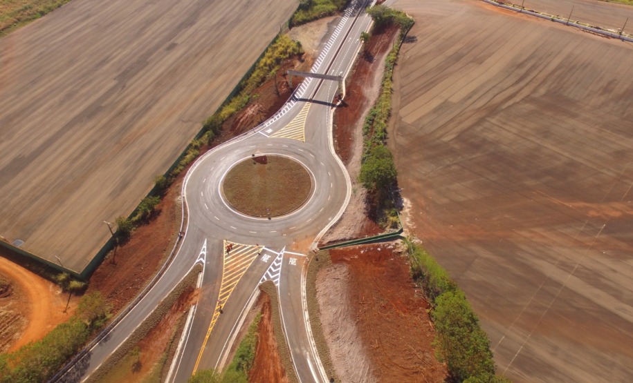 Passarela de Bandeirantes e nova rotatória da BR-369