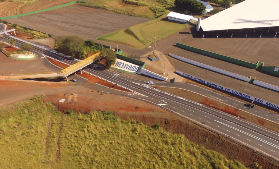 Passarela de Bandeirantes e nova rotatória da BR-369