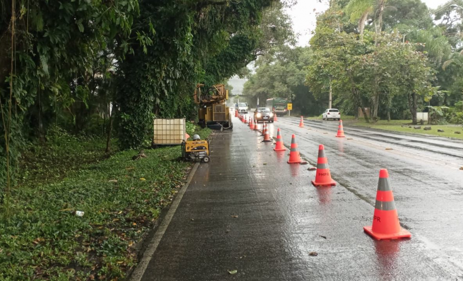 Sondagens da Ponte de Guaratuba na margem ao lado de Matinhos