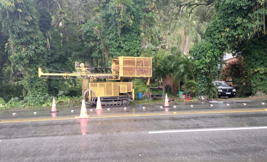 Sondagens da Ponte de Guaratuba na margem ao lado de Matinhos
