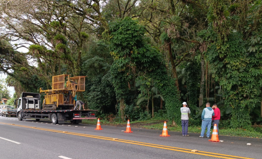 Sondagens da Ponte de Guaratuba na margem ao lado de Matinhos