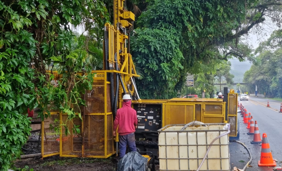 Sondagens da Ponte de Guaratuba na margem ao lado de Matinhos