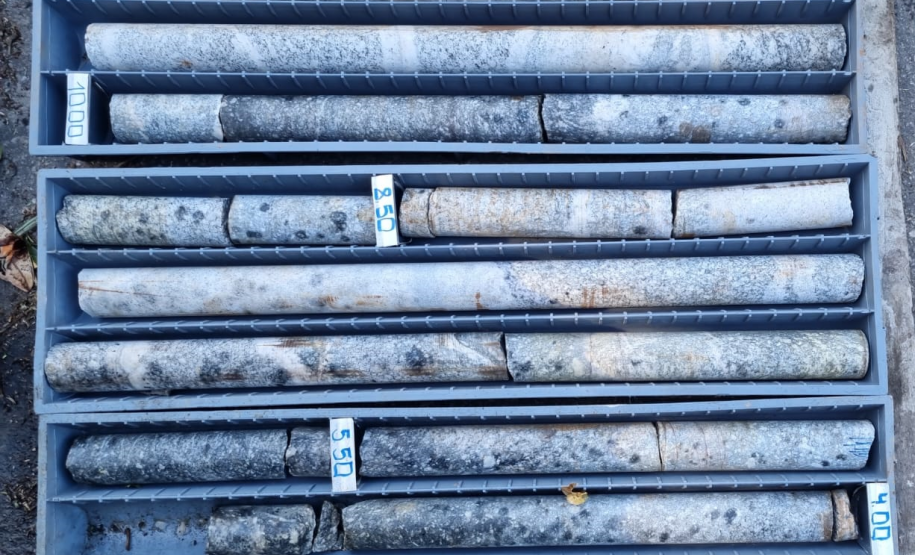 Sondagens da Ponte de Guaratuba na margem ao lado de Matinhos