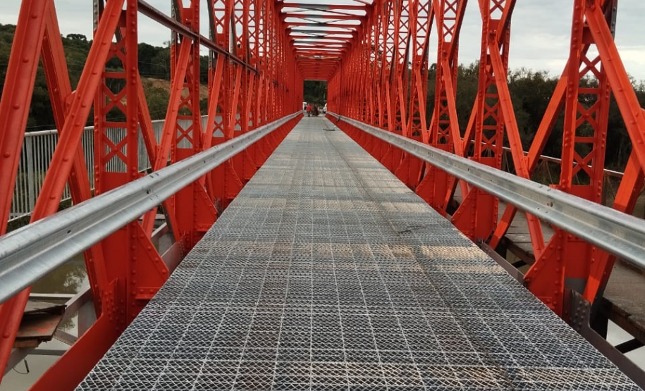 Ponte do Rio da Várzea na PR-427, prestes a ser liberada