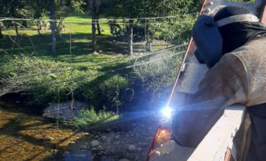 Serviços na ponte sobre o Rio Nhundiaquara em Porto de Cima, Morretes