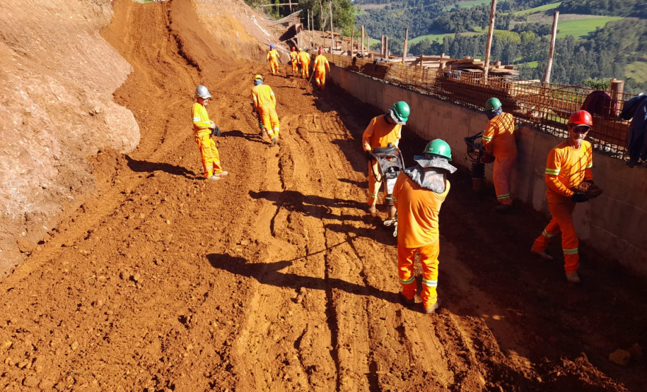 Recuperação da PR-182 em Salgado Filho