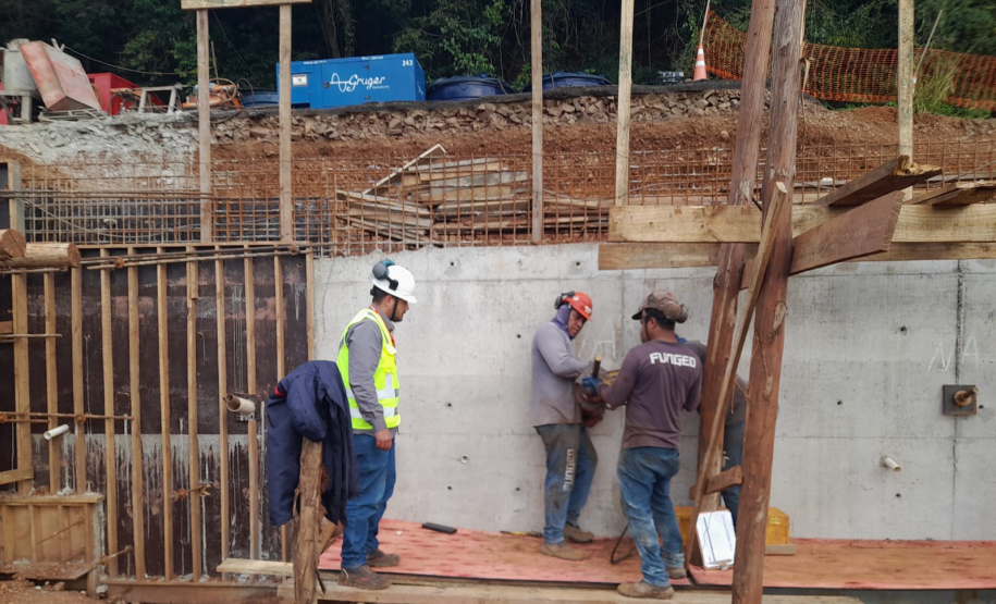 Recuperação da PR-182 em Salgado Filho