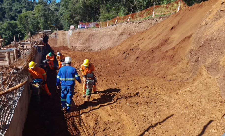 Recuperação da PR-182 em Salgado Filho