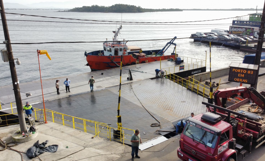 Troca de ponte no ferry boat de Guaratuba