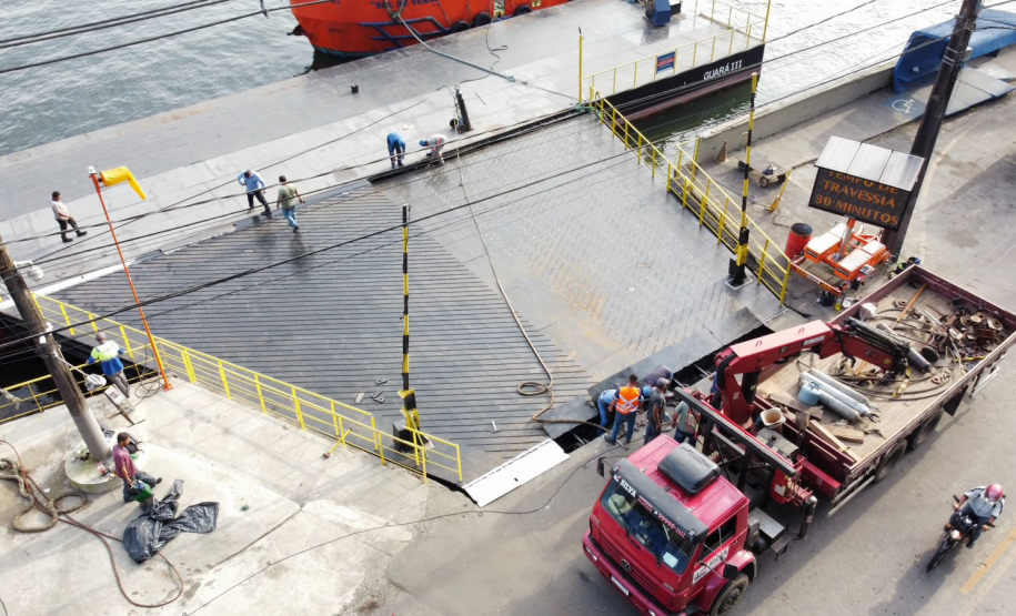Troca de ponte no ferry boat de Guaratuba