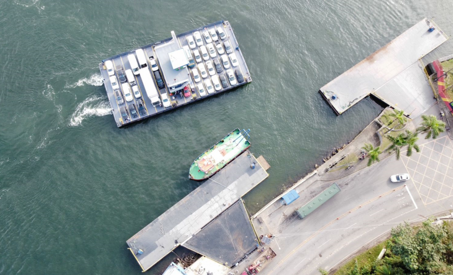 Troca de ponte no ferry boat de Guaratuba
