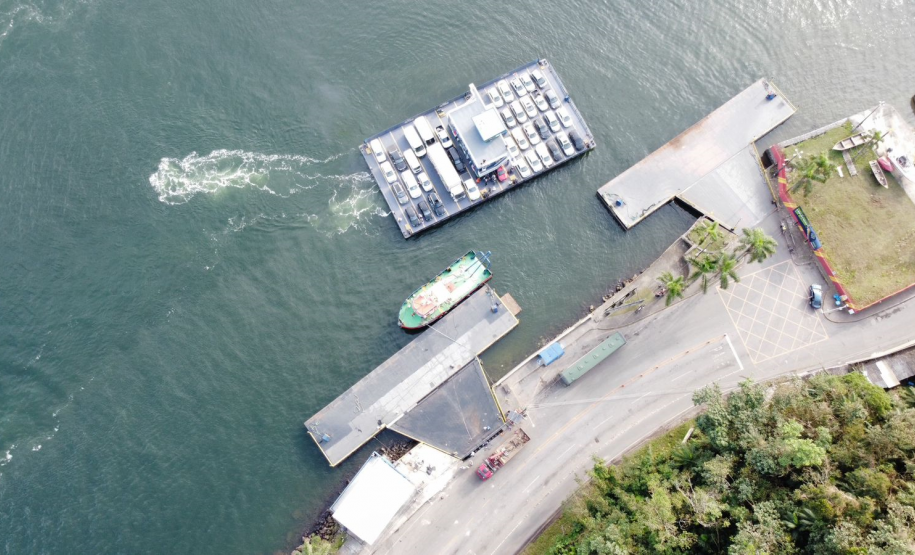 Troca de ponte no ferry boat de Guaratuba