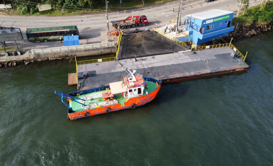 Troca de ponte no ferry boat de Guaratuba