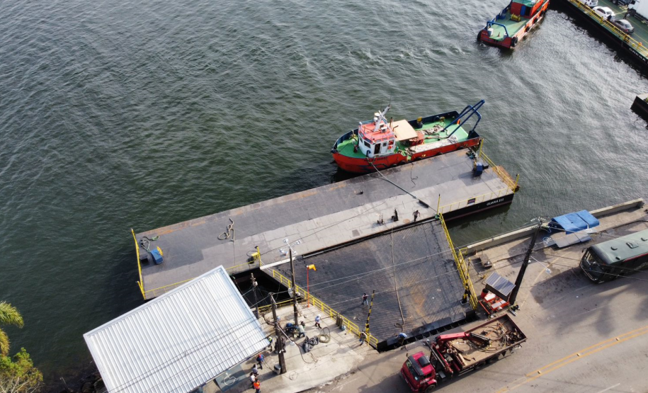 Troca de ponte no ferry boat de Guaratuba