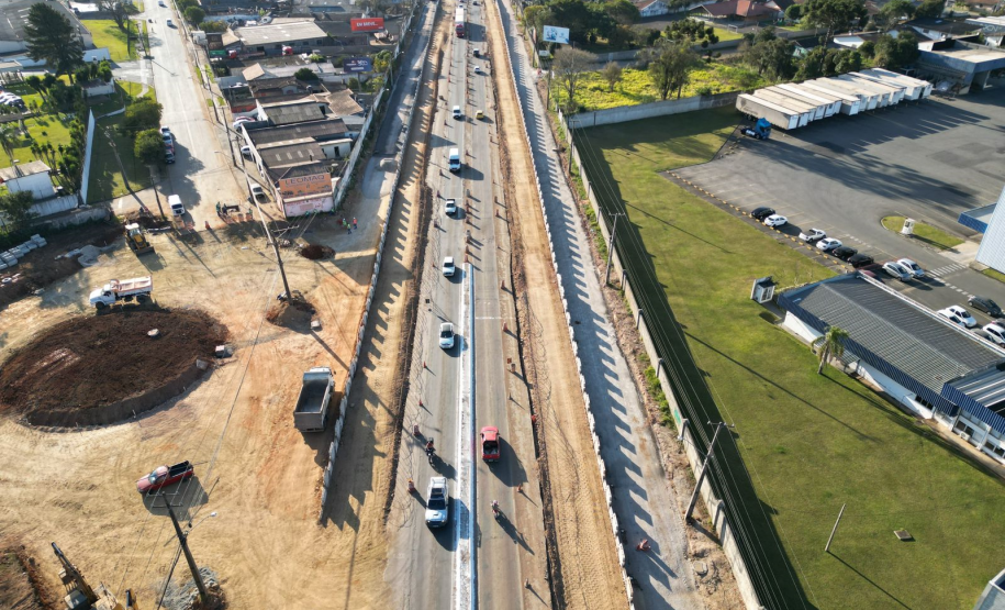 Obras do novo viaduto em São José dos Pinhais