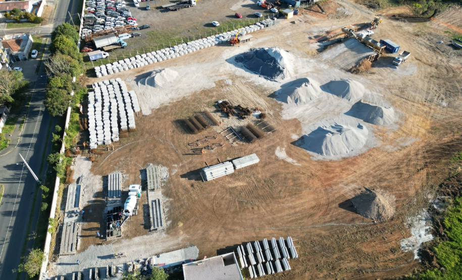 Obras do novo viaduto em São José dos Pinhais