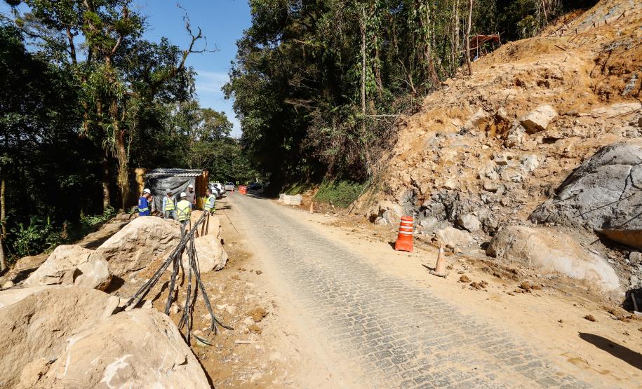 Estrada da Graciosa Km 12