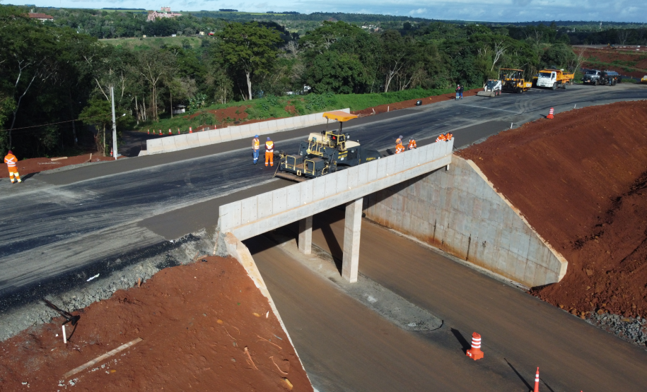 Pavimentação viaduto Av. General Meira